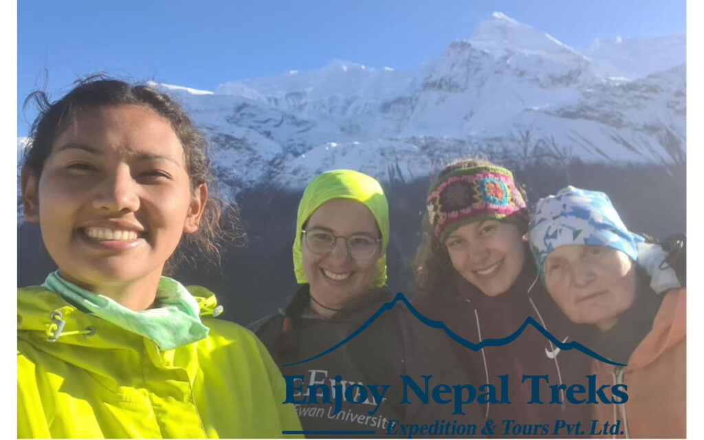 Pemandu Trekking Wanita di Nepal