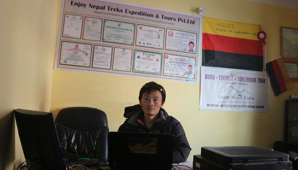 Cómo reservar Manaslu Circuit Trek con Enjoy Nepal Treks